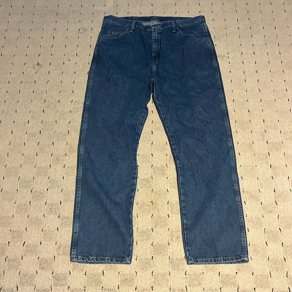 Never worn Wrangler Mens Jeans